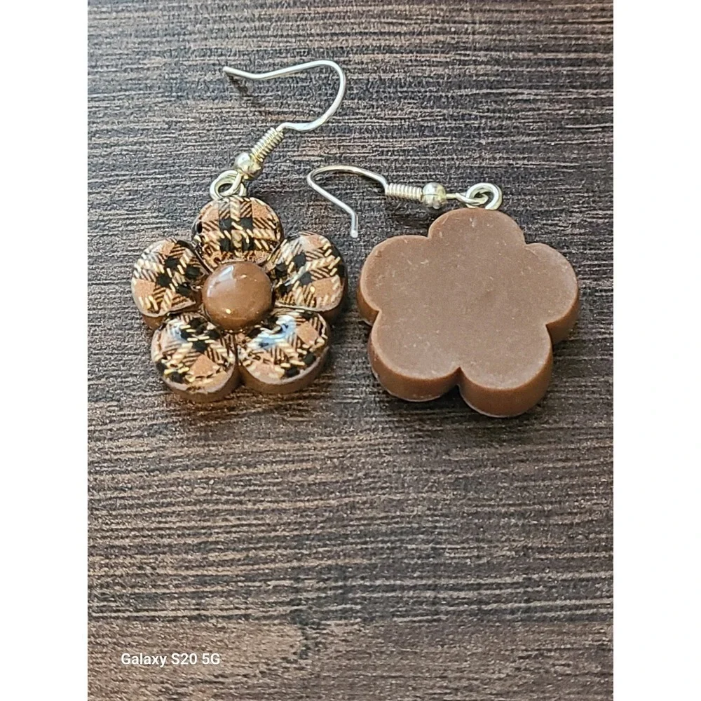 Brown Plaid Flower Drop‎ Earrings Floral Dangle Silver Tone Fishhook Handcrafted